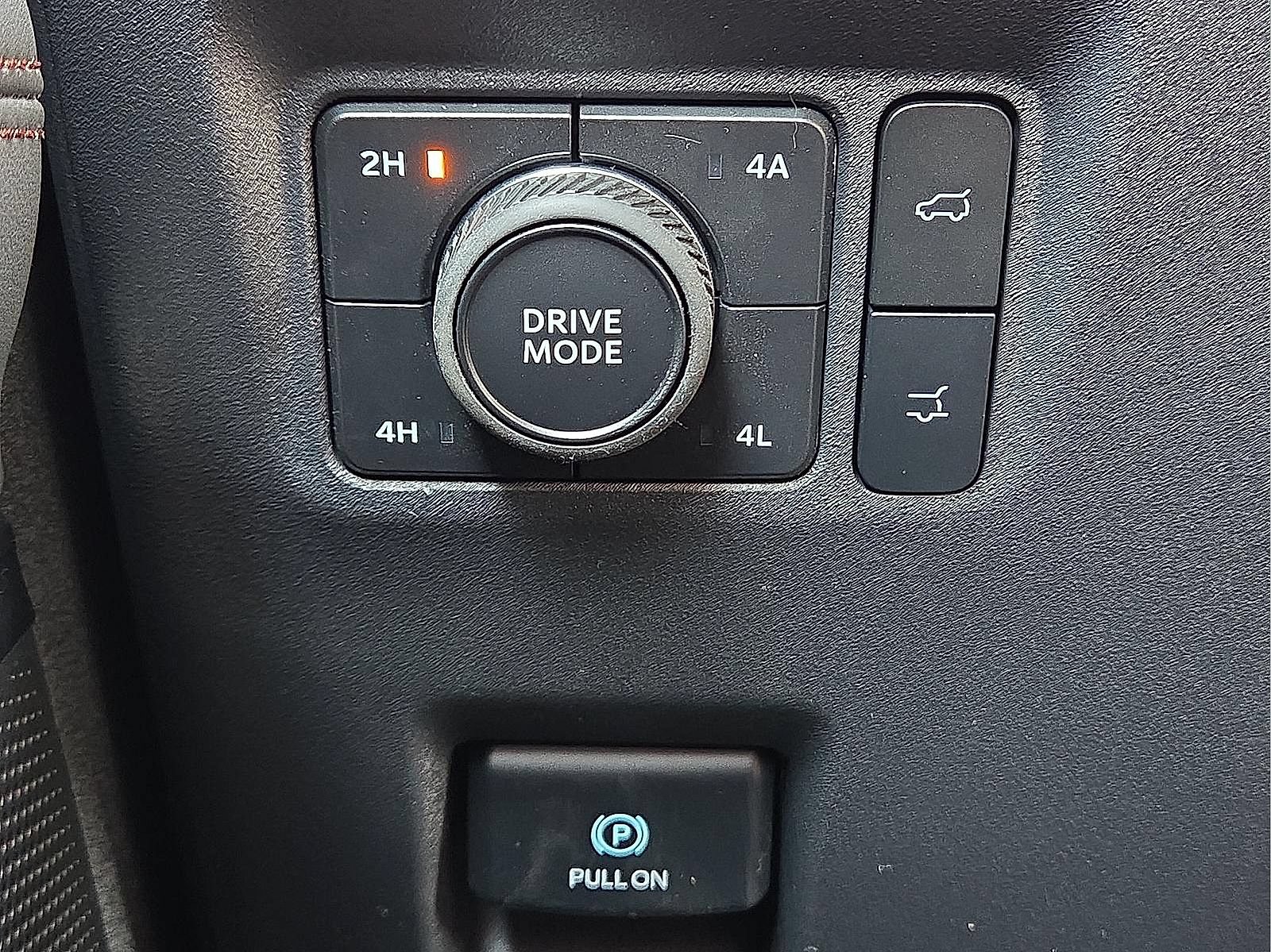 Certified 2025 Ford Expedition Active AWD/4WD image 21