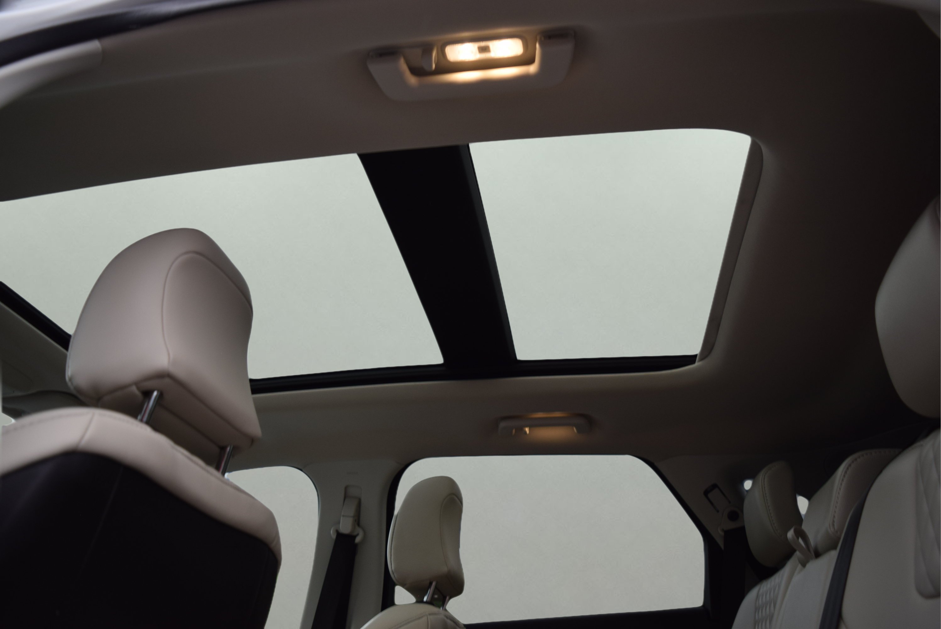 Certified 2024 Ford Edge Titanium AWD/4WD image 9