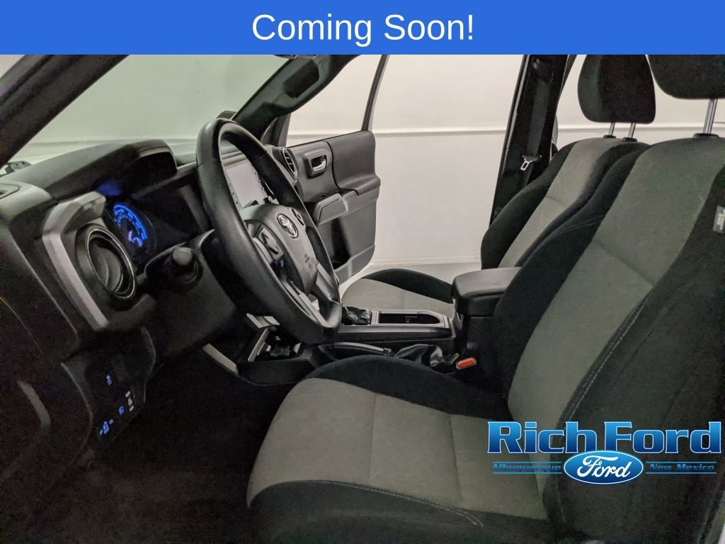 Used 2022 Toyota Tacoma TRD Off-Road image 16