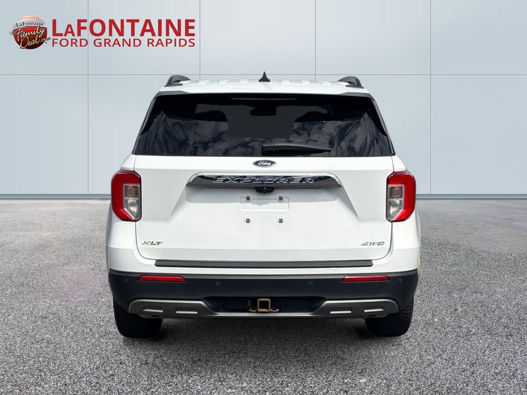 Certified 2022 Ford Explorer XLT w/ Equipment Group 202A AWD/4WD image 6