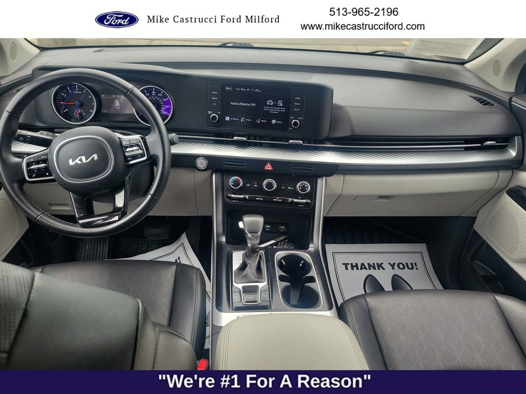 Used 2023 Kia Carnival LX FWD image 10