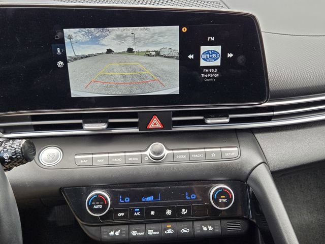 Used 2025 Hyundai Elantra Limited FWD image 17