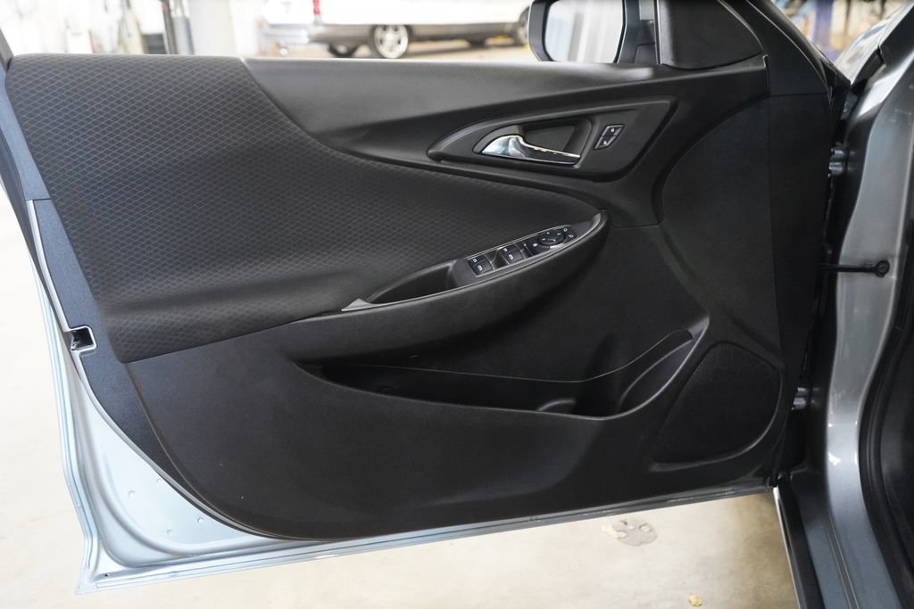 Used 2025 Chevrolet Malibu LT FWD image 15
