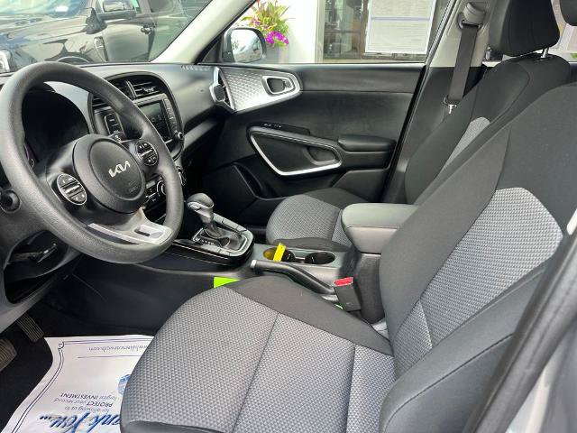 Used 2025 Kia Soul LX w/ LX Technology Package FWD image 18