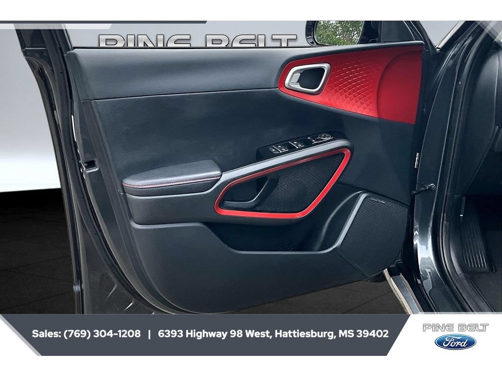 Used 2023 Kia Soul GT-Line w/ GT-Line Technology Package FWD image 17