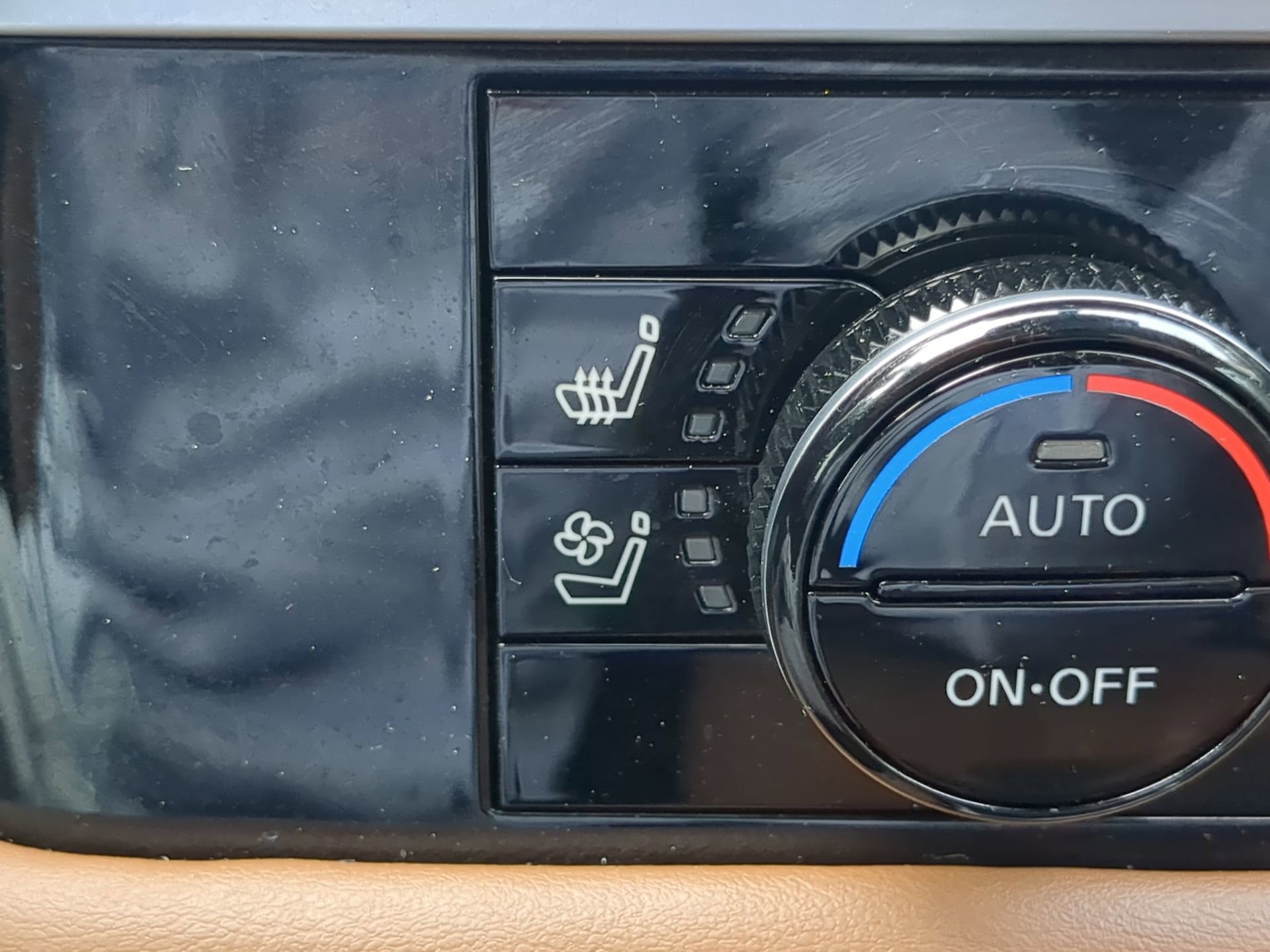 Used 2024 Nissan Pathfinder Platinum image 56