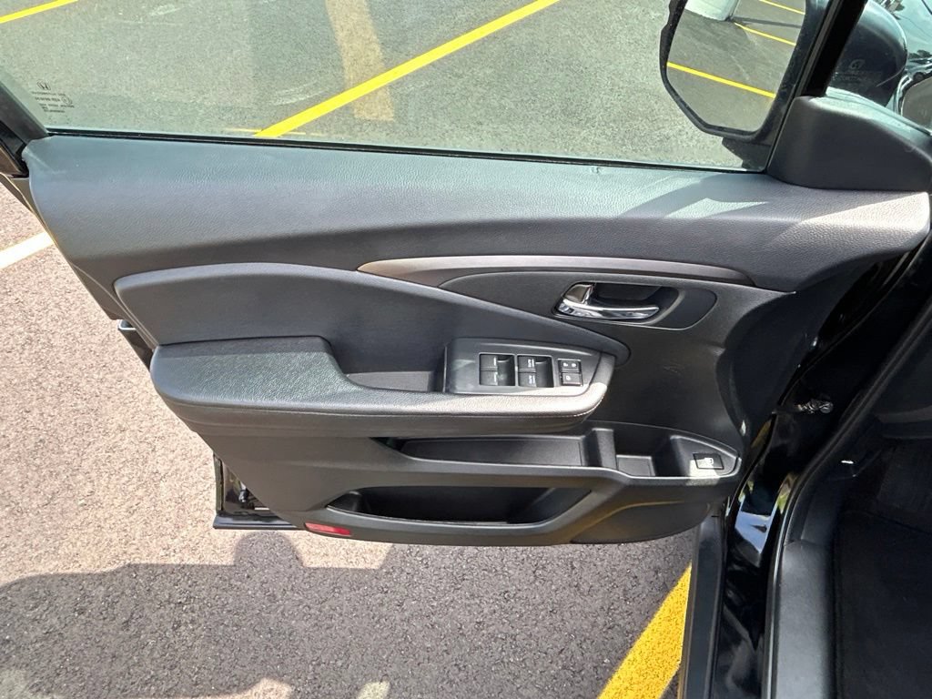 Used 2021 Honda Passport Sport image 15