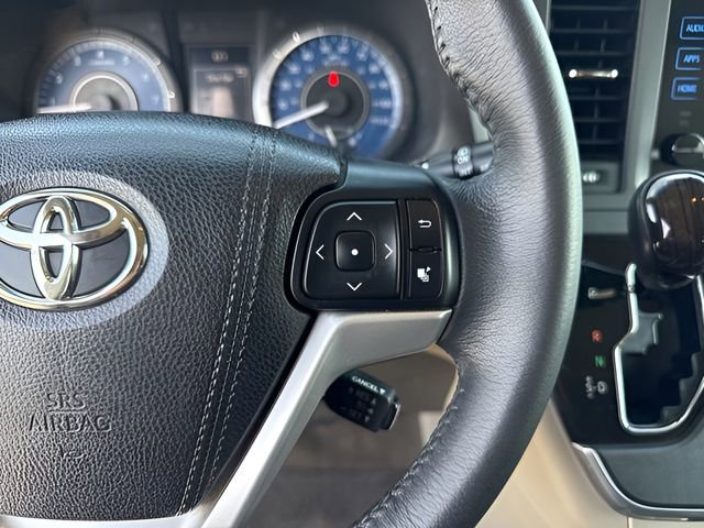 Used 2017 Toyota Sienna XLE w/ XLE Navigation Package AWD/4WD image 22