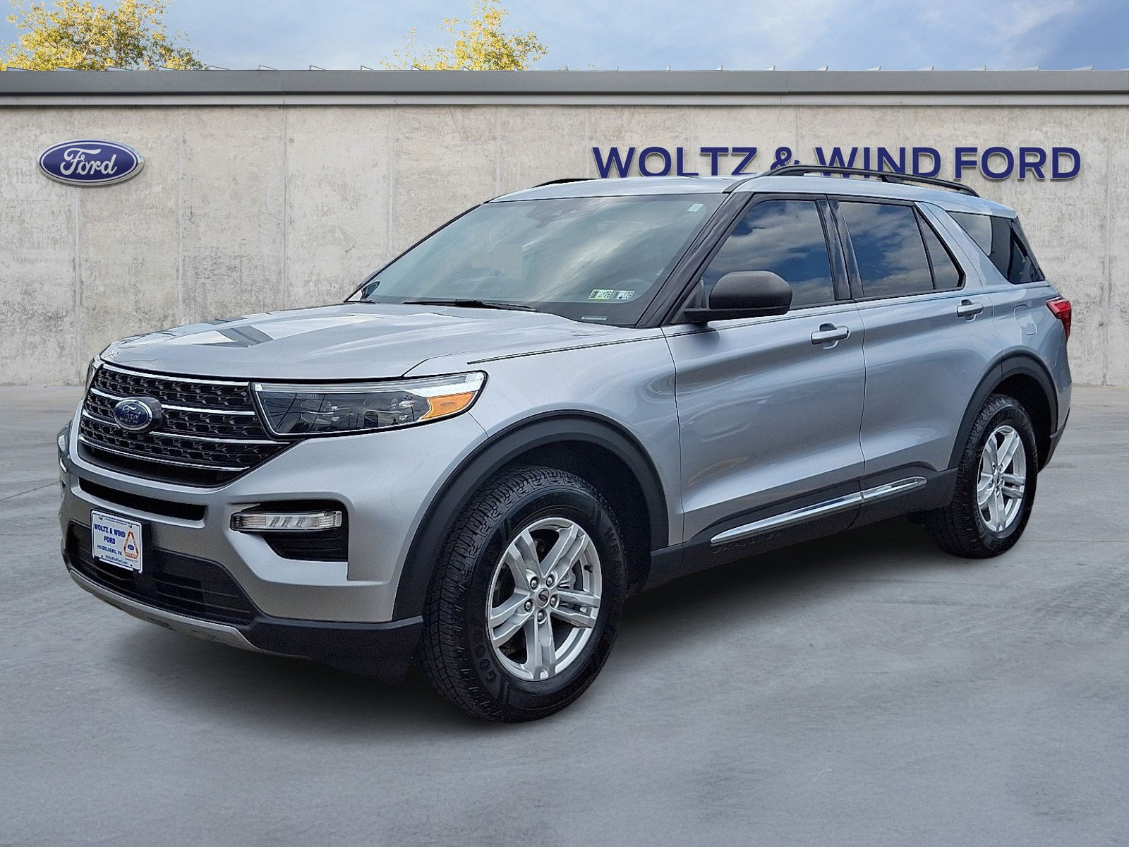 Certified 2020 Ford Explorer XLT w/ Equipment Group 202A AWD/4WD image 3