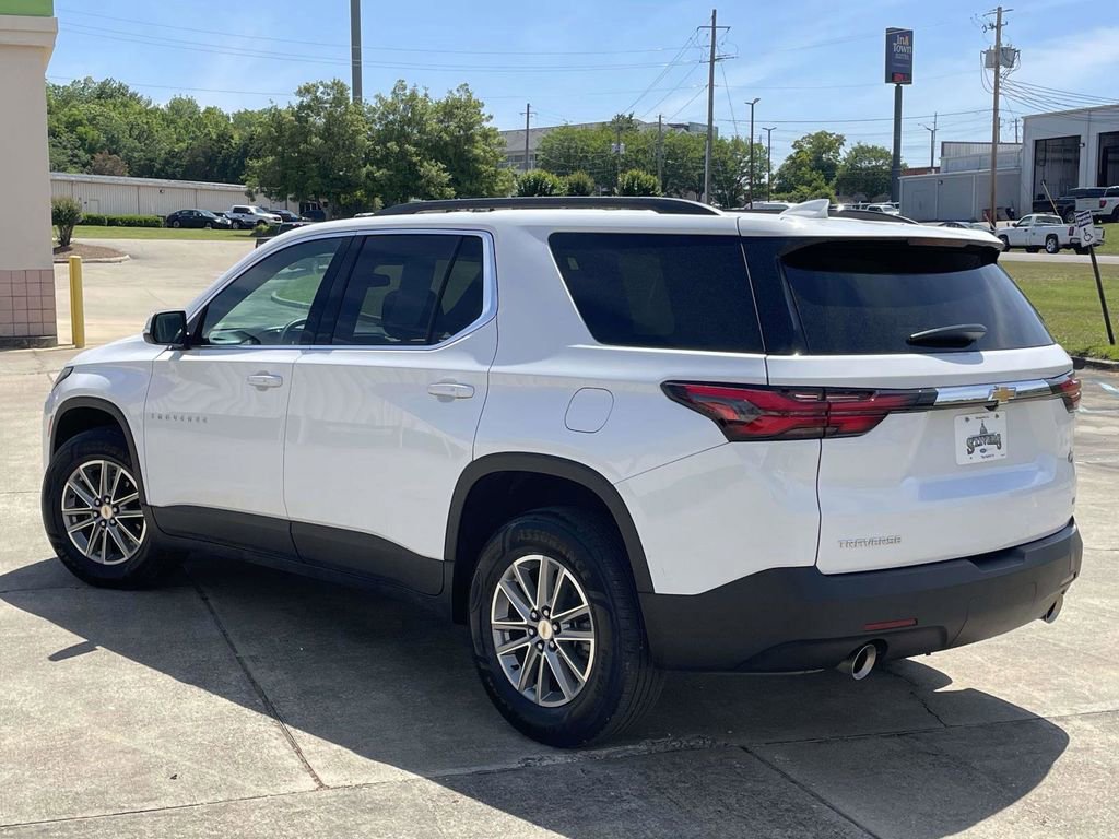 Used 2023 Chevrolet Traverse LT image 3
