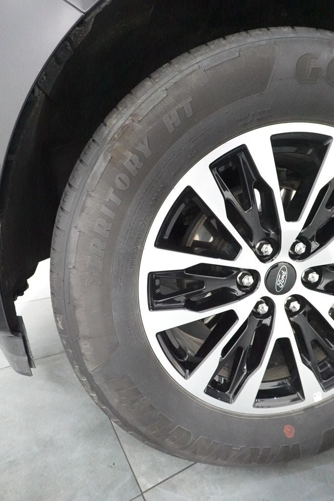 Certified 2025 Ford Expedition Platinum AWD/4WD image 39