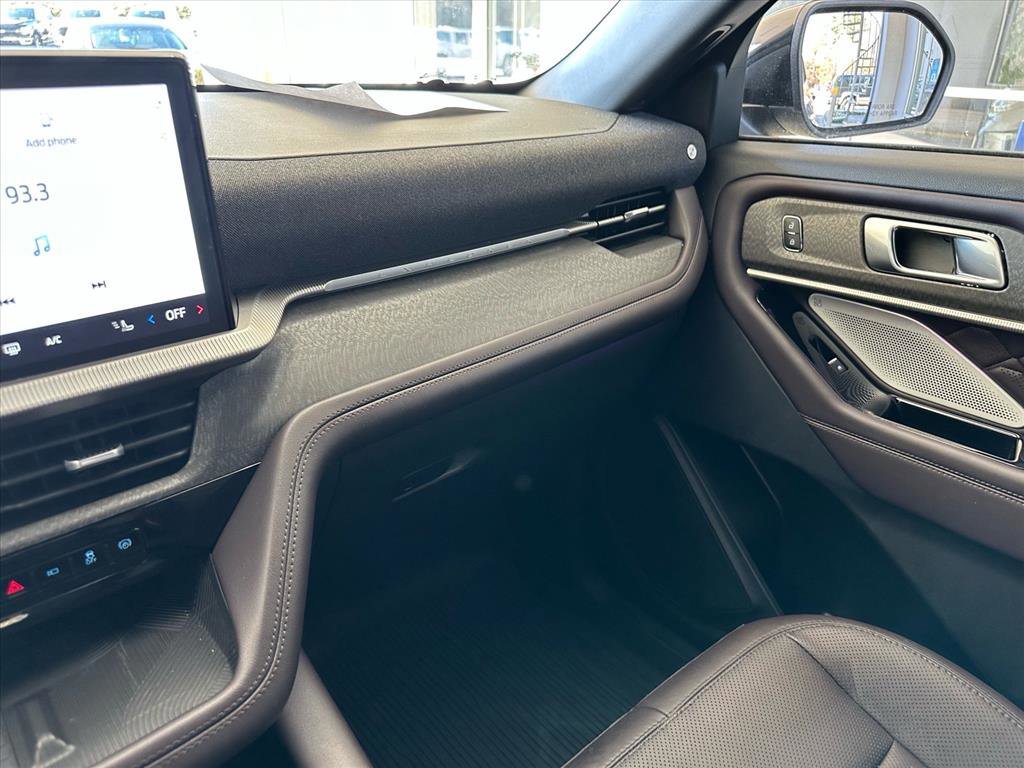 Certified 2025 Ford Explorer Platinum w/ Ultimate Package image 45