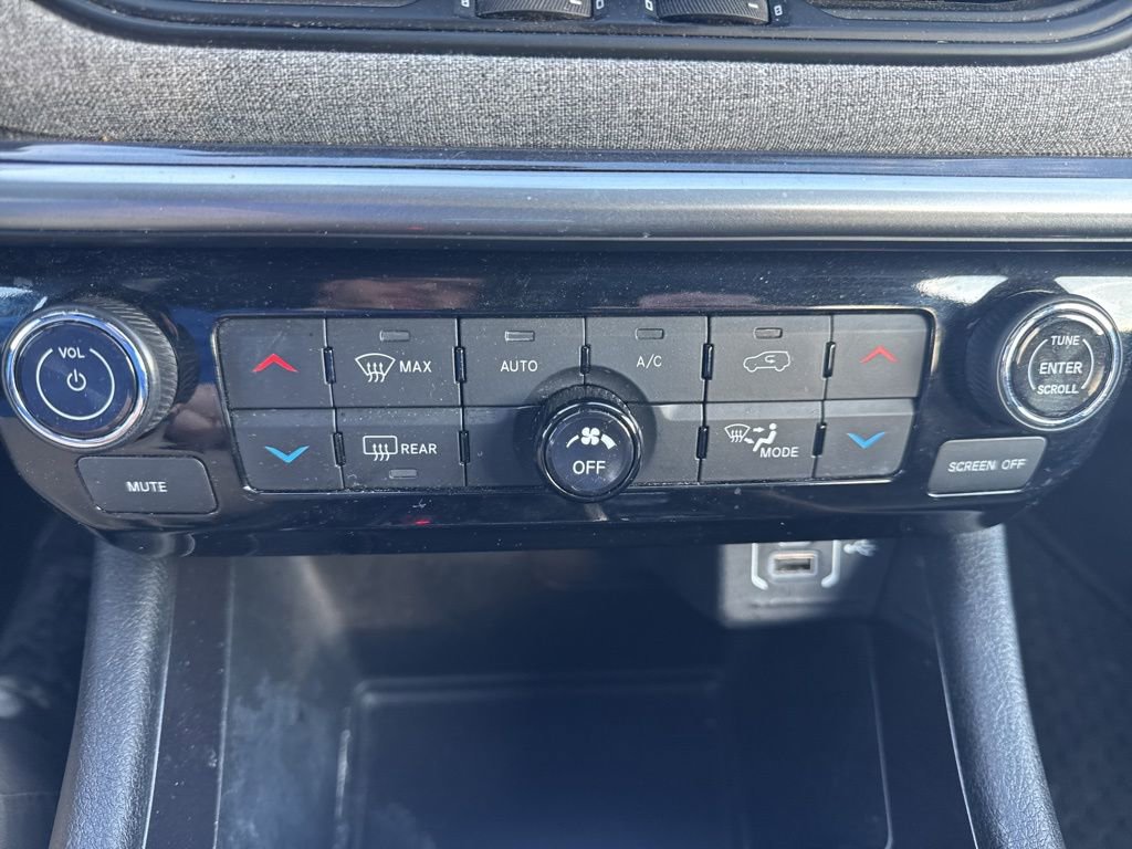 Used 2023 Jeep Compass Latitude w/ Convenience Group image 8