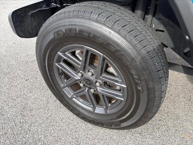 Used 2024 Jeep Gladiator Sport image 6