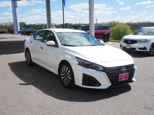 Used 2023 Nissan Altima 2.5 SV FWD image 3