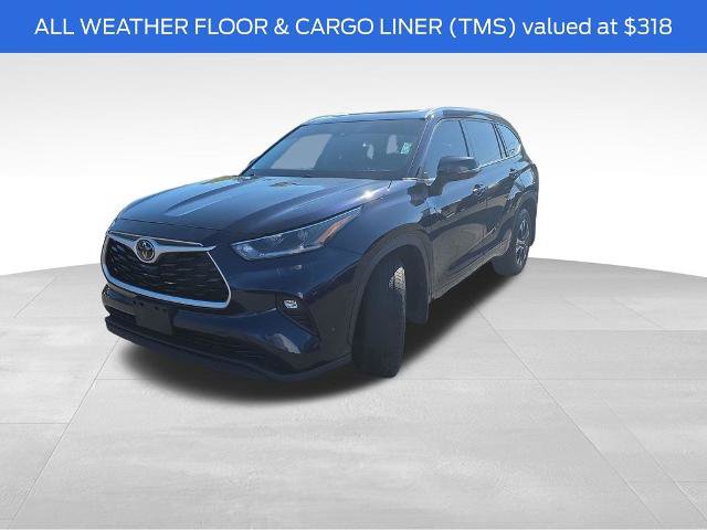 Used 2021 Toyota Highlander XLE AWD/4WD image 4