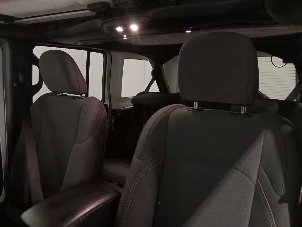 Used 2024 Jeep Wrangler Sport S image 16