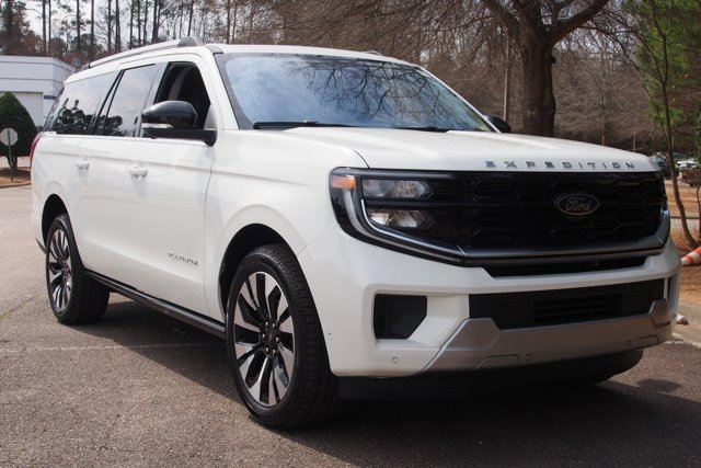 Certified 2025 Ford Expedition Max Platinum w/ Driver's Package image 7