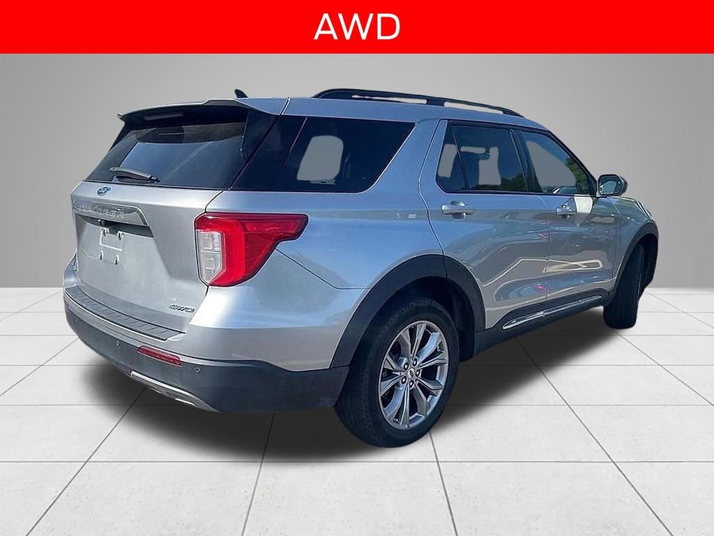 Certified 2023 Ford Explorer XLT w/ Equipment Group 202A AWD/4WD image 3