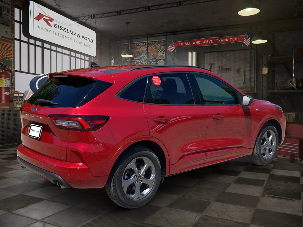 Certified 2023 Ford Escape ST-Line w/ Tech Pack #1 FWD image 6
