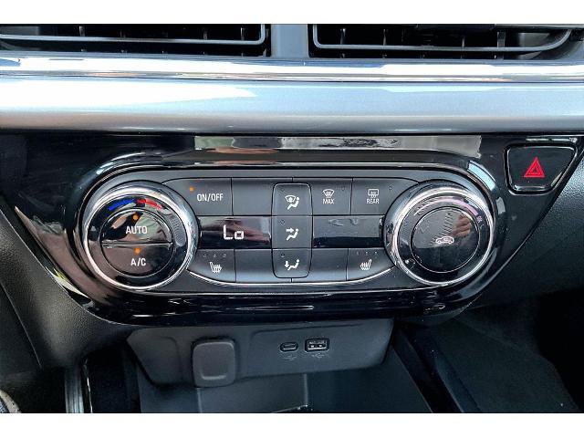 Used 2025 Chevrolet Trax LT w/ LT Convenience Package FWD image 14
