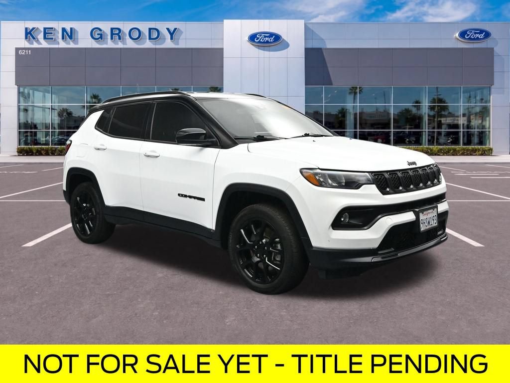 Used 2023 Jeep Compass Latitude AWD/4WD image 1