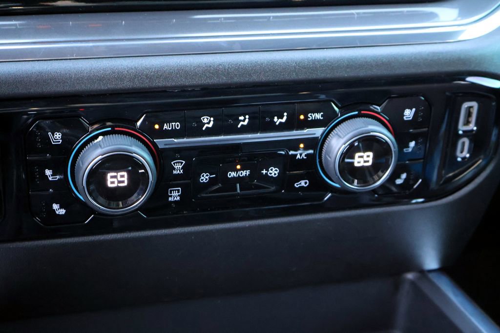 Used 2023 Chevrolet Silverado 1500 High Country w/ Technology Package image 39