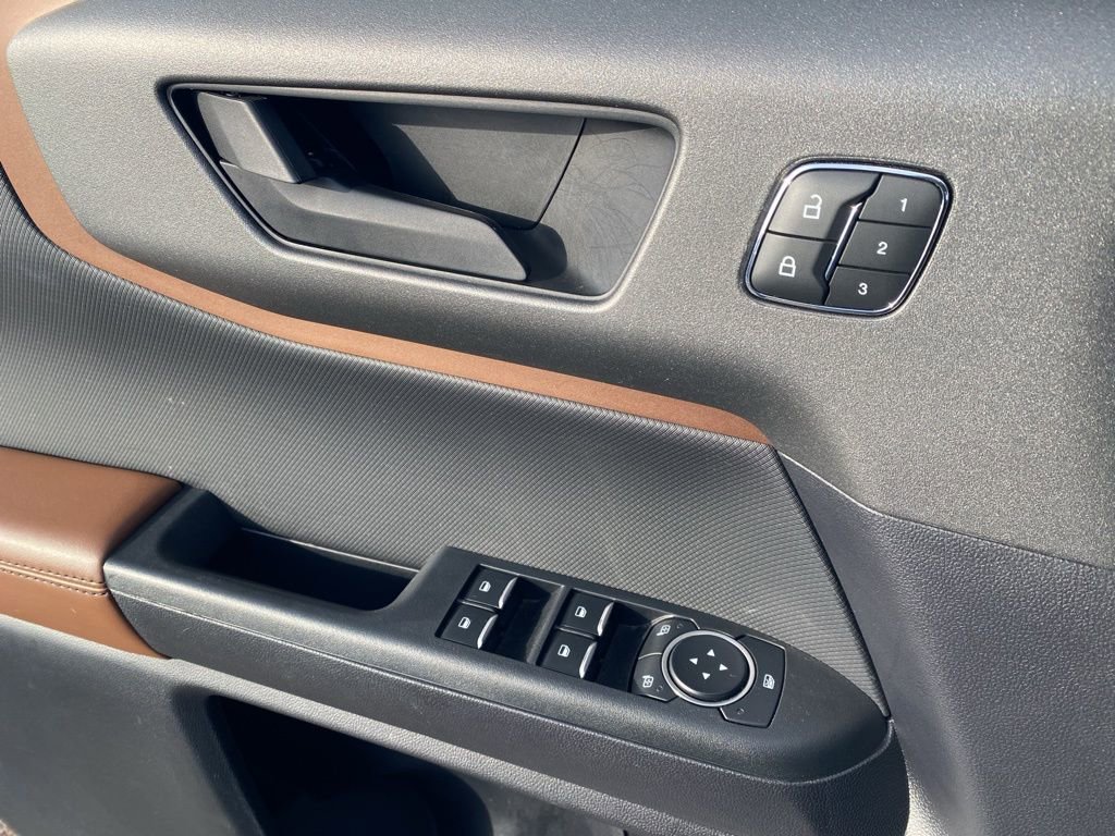 Certified 2025 Ford Bronco Sport Outer Banks w/ Outer Banks Tech Package+ image 18