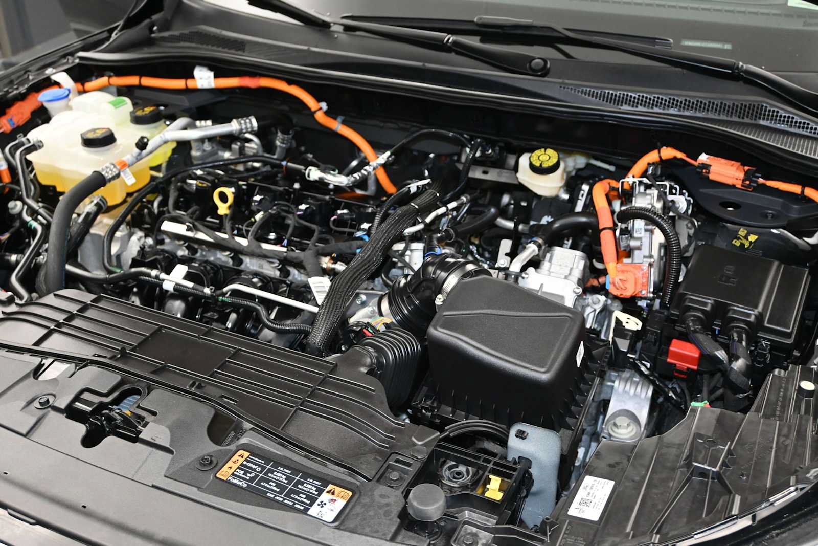 Certified 2026 Ford Escape SE w/ PHEV Premium Package FWD image 11