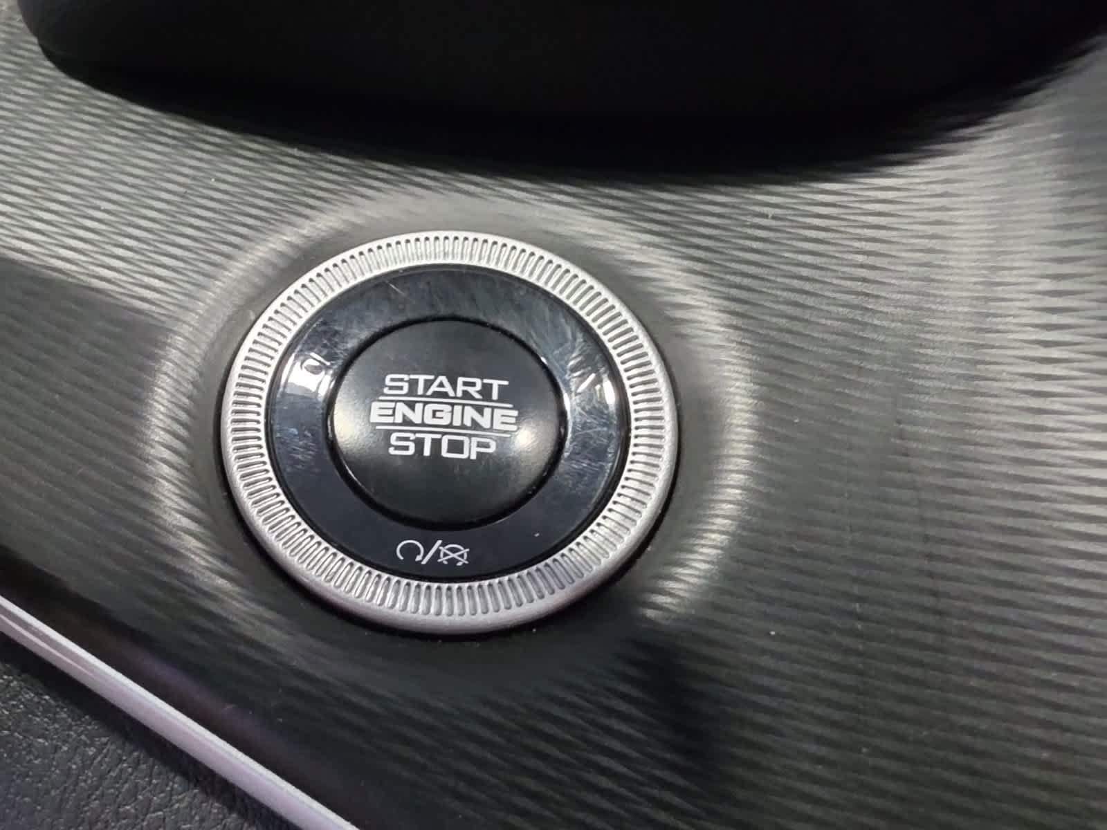 Used 2025 Jeep Grand Cherokee Altitude AWD/4WD image 24