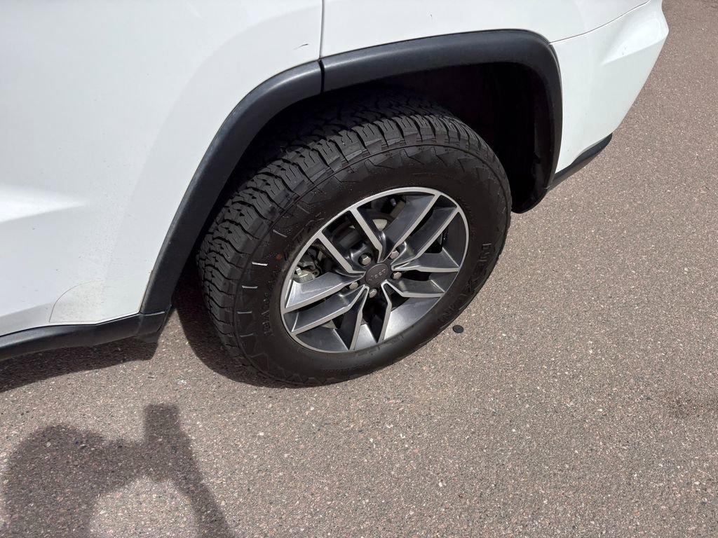 Used 2019 Jeep Grand Cherokee Limited AWD/4WD image 11