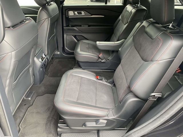 Certified 2025 Ford Explorer ST image 16