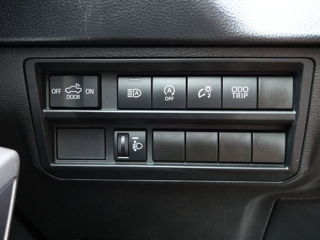 Used 2022 Toyota Tundra SR5 AWD/4WD image 24