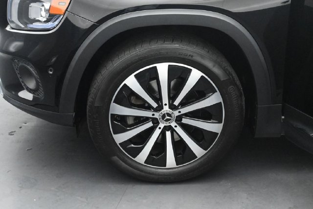 Used 2023 Mercedes-Benz GLB 250 4MATIC image 35