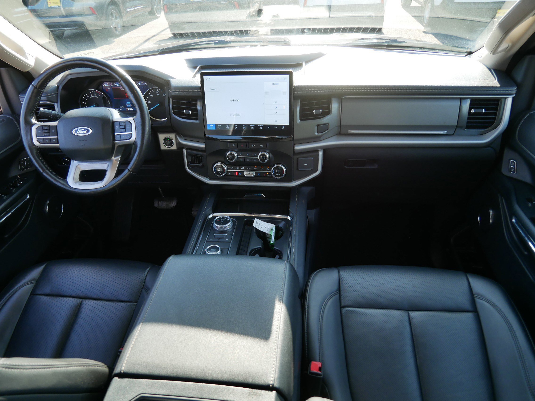 Certified 2024 Ford Expedition XLT image 10