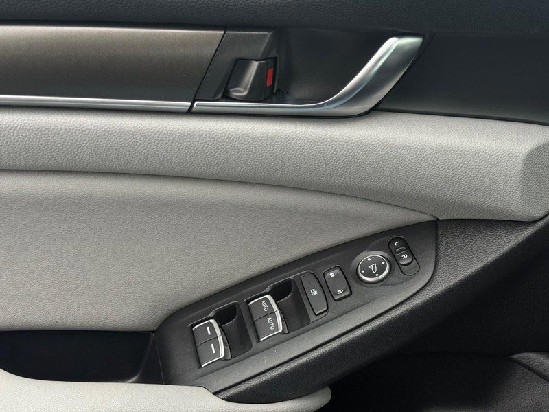 Used 2018 Honda Accord LX image 25