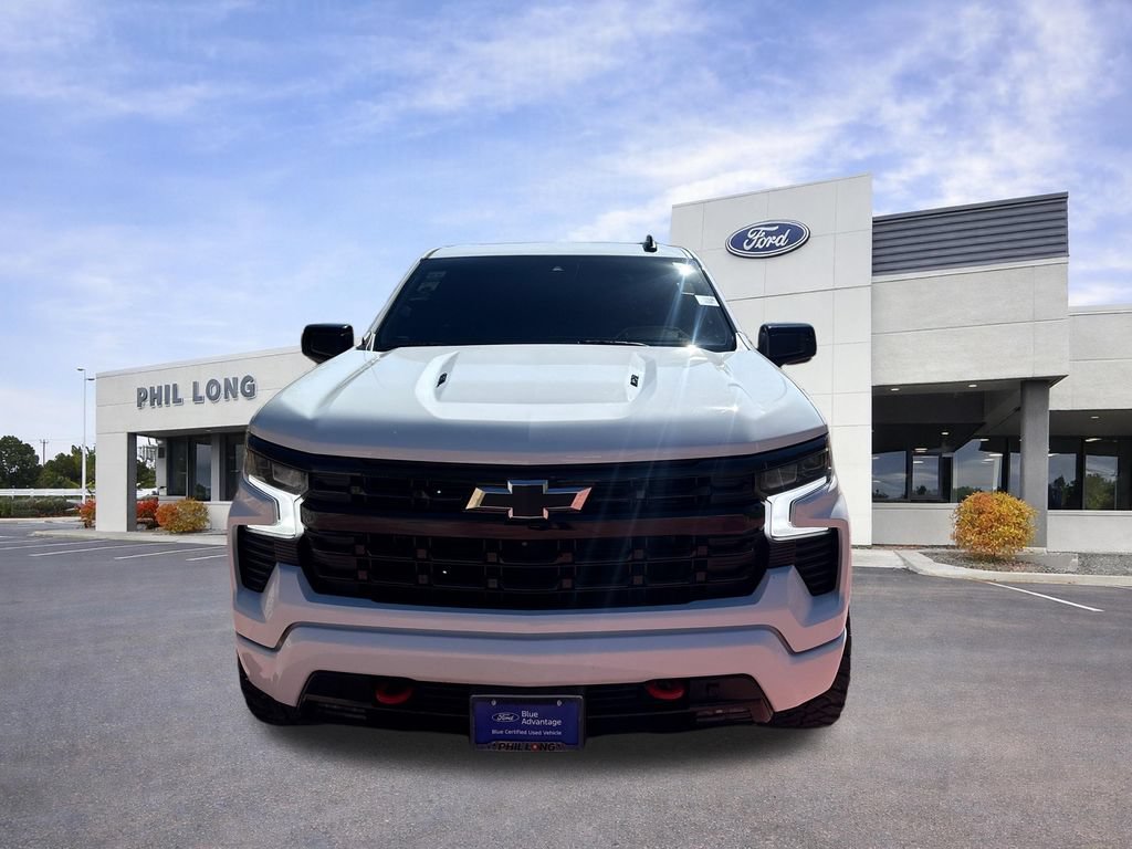 Used 2023 Chevrolet Silverado 1500 RST w/ Redline Edition AWD/4WD image 2