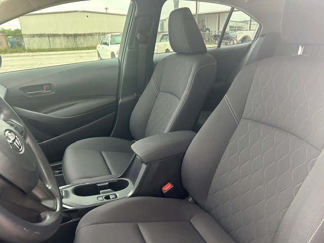 Used 2025 Toyota Corolla LE FWD image 16