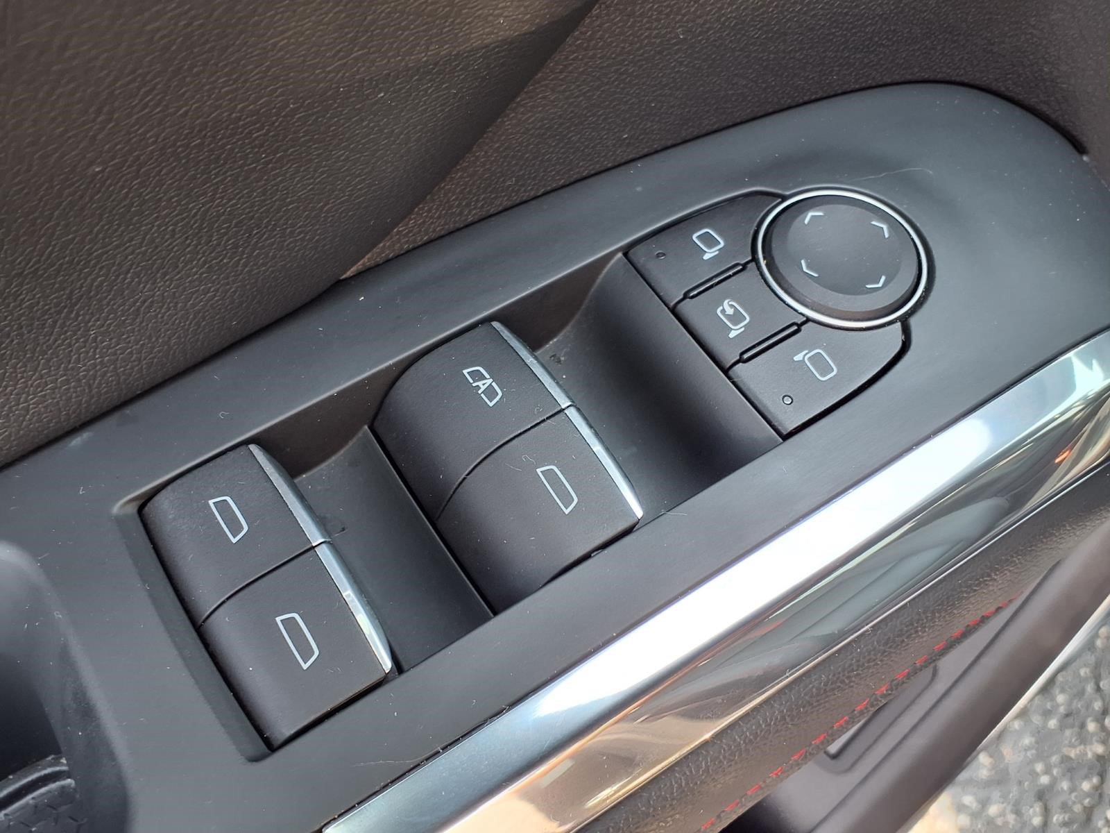 Used 2025 Chevrolet Traverse RS AWD/4WD image 16