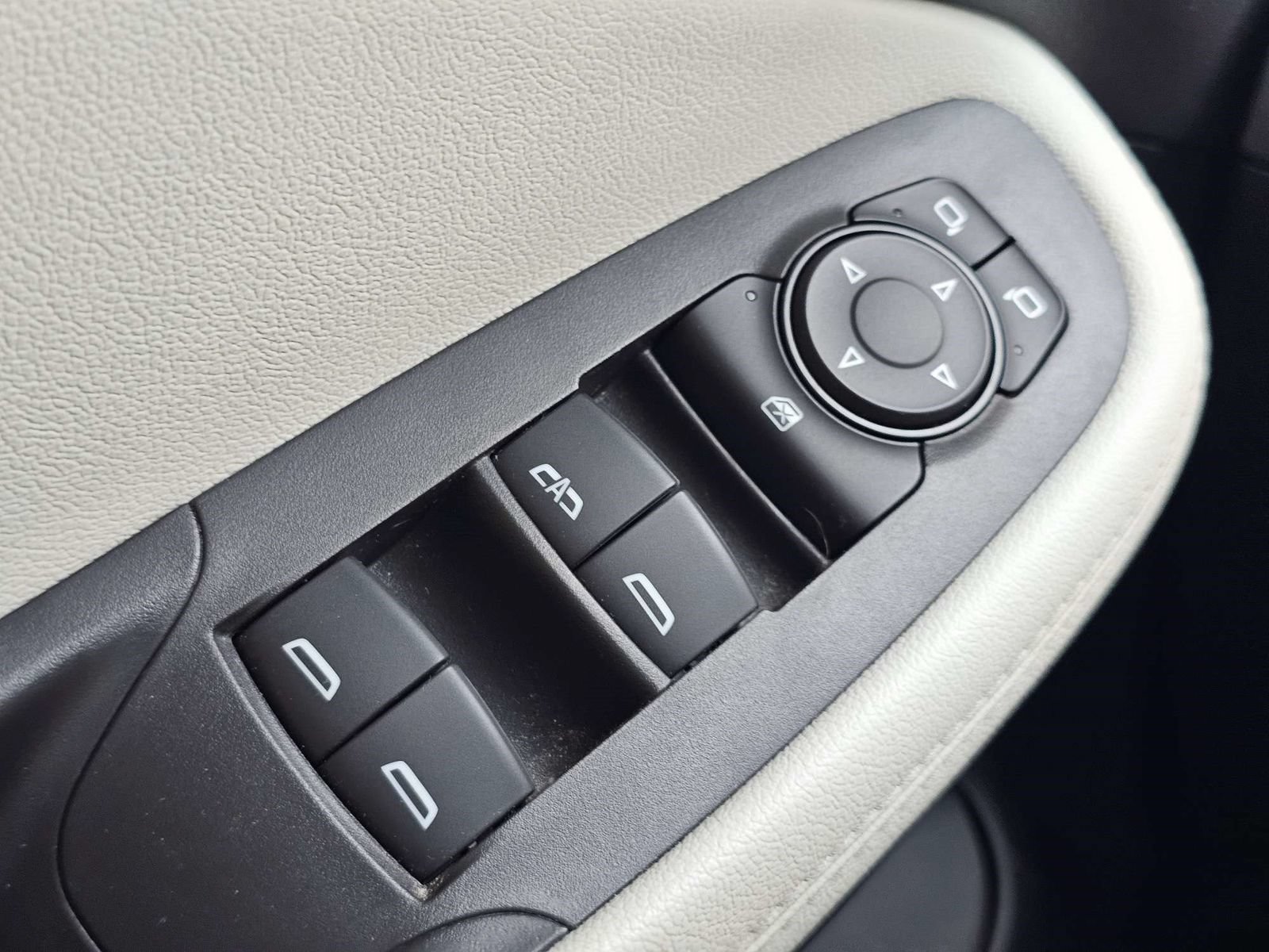 Used 2021 Buick Encore GX Preferred w/ Sport Touring Package FWD image 14