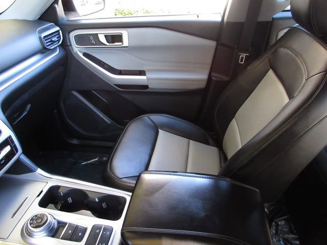 Certified 2022 Ford Explorer XLT w/ Equipment Group 202A image 24