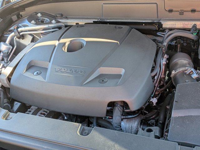 Used 2020 Volvo XC60 T5 Momentum w/ Protection Package Premier image 40