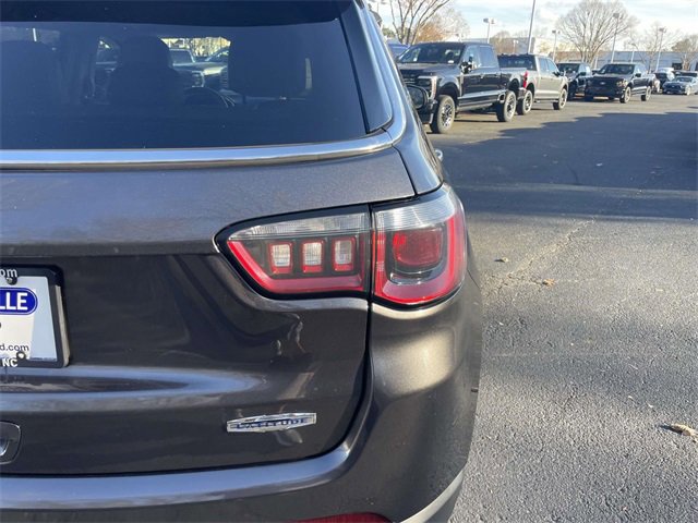 Used 2019 Jeep Compass Latitude image 34