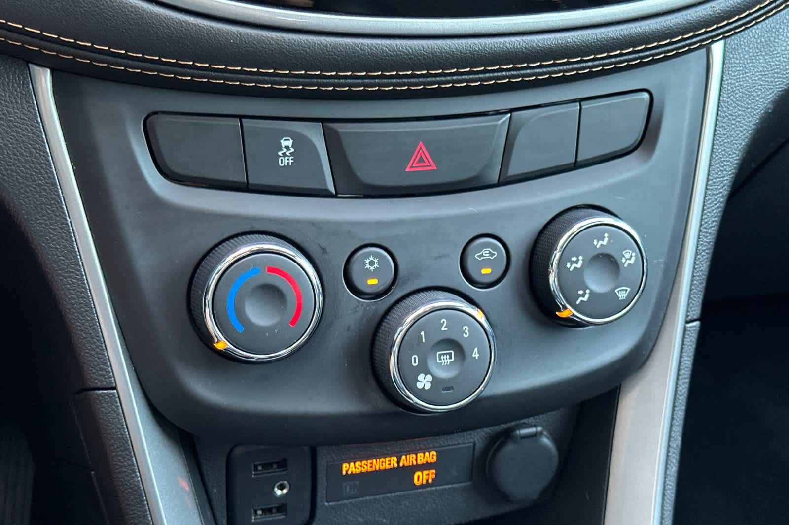Used 2022 Chevrolet Trax LT w/ LT Convenience Package AWD/4WD image 20