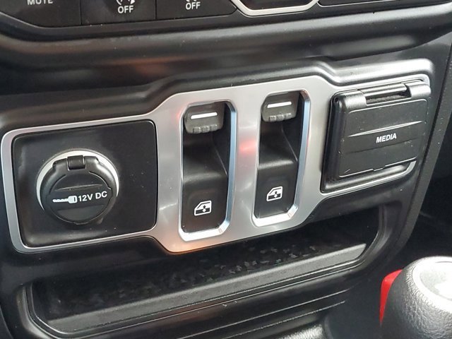 Used 2020 Jeep Wrangler Sport image 23