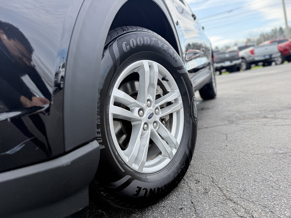 Certified 2023 Ford Explorer XLT AWD/4WD image 3