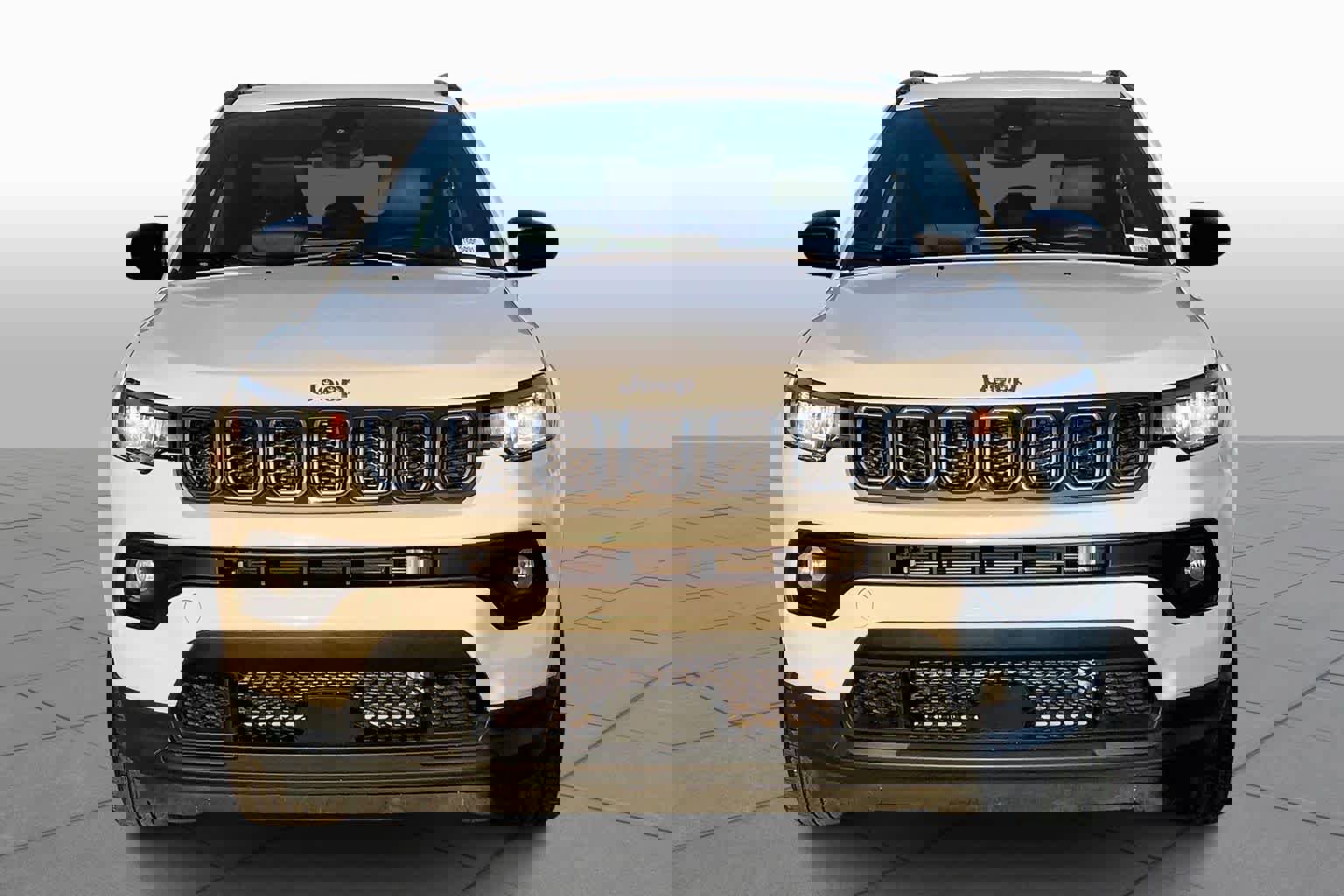 Used 2024 Jeep Compass Latitude image 6