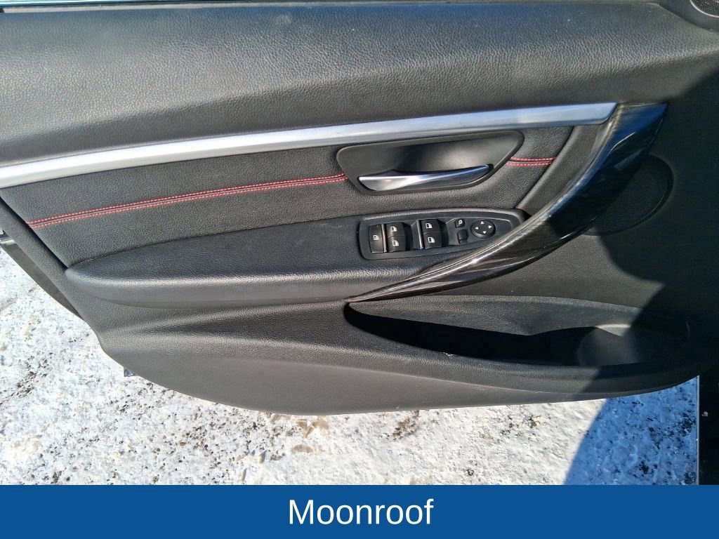 Used 2018 BMW 330i xDrive Sedan w/ Convenience Package image 11