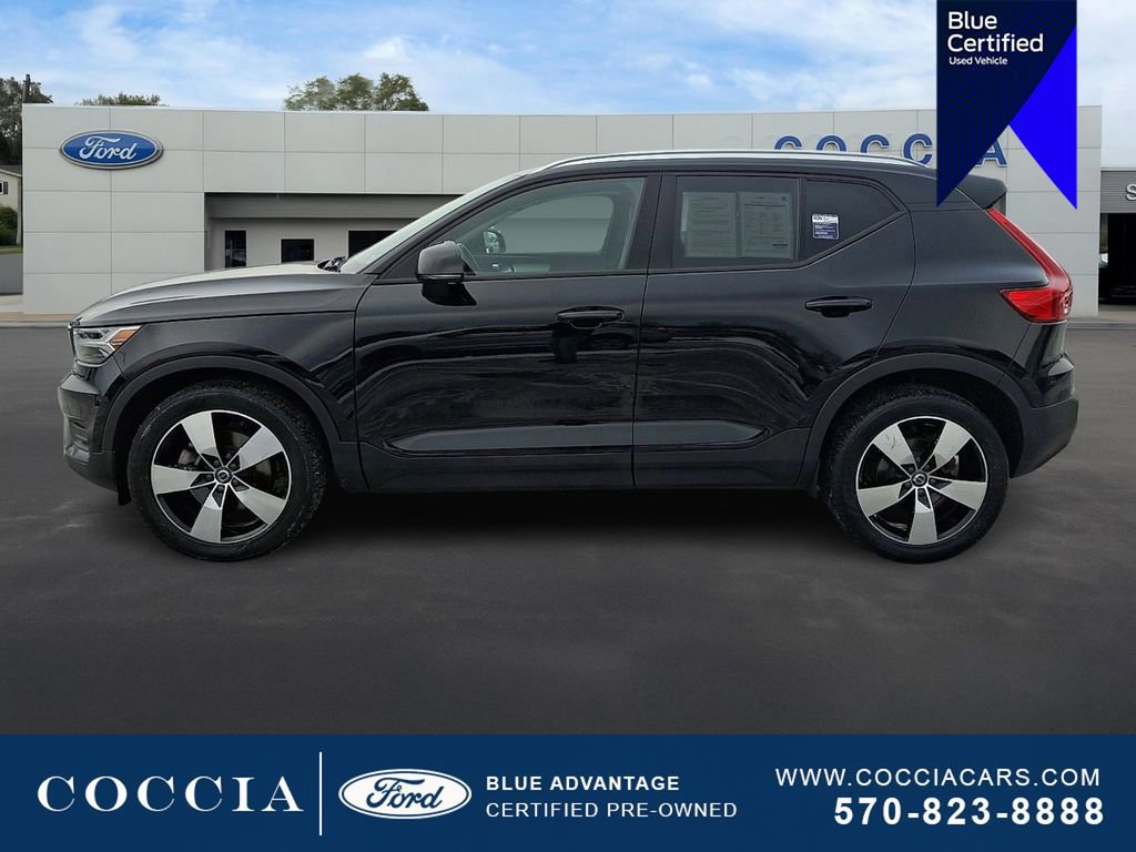 Used 2020 Volvo XC40 T5 Momentum w/ Protection Package Premier image 2
