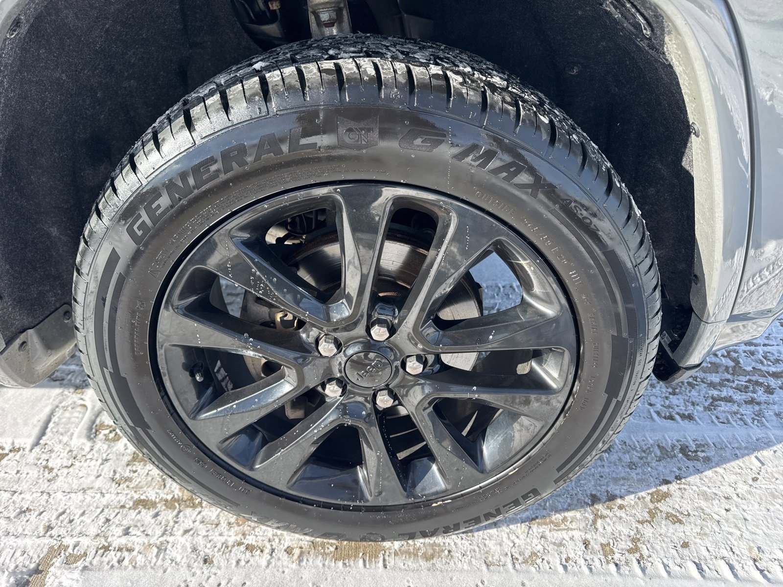 Used 2020 Jeep Grand Cherokee Altitude image 19